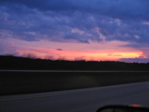 Sonnenuntergang auf Highway